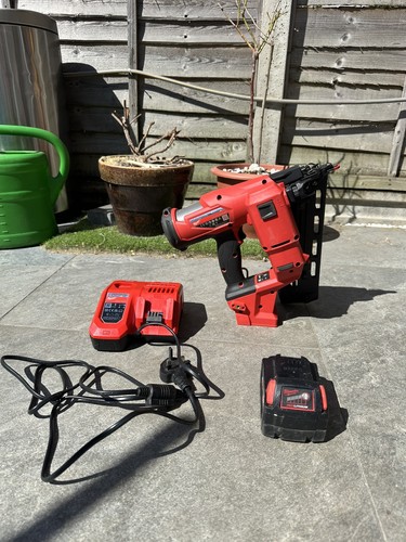 Milwaukee m18 16ga nail - ,